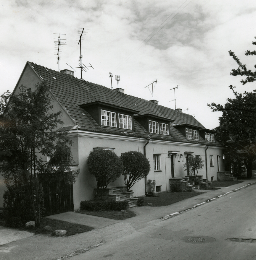Korterelamud Tallinnas Kõrre tn, tänavavaade. Arhitektid Herbert Johanson ja Eugen Habermann