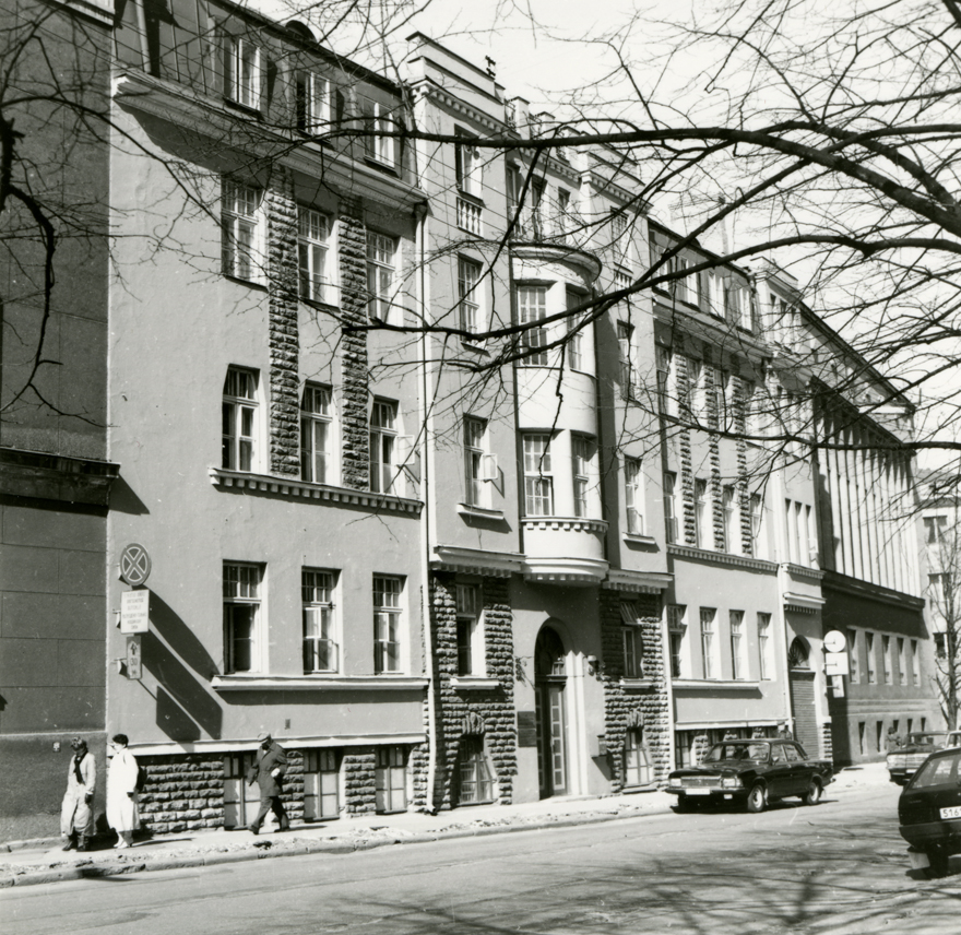 Üürimaja Tallinnas (omanik insener K. Mauritz) Kreutzwaldi 12, vaade vasakult. Arhitekt Karl Burman