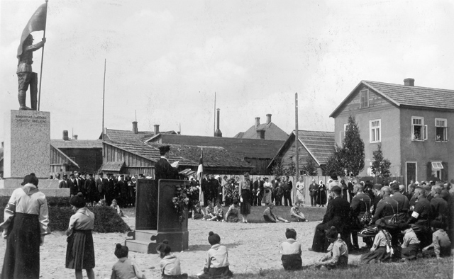 Tarvastu Vabadussõjas langenute mälestussammas