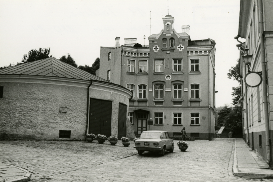 Haldushoone Tallinna vanalinnas, hoone vaade. Arhitekt Nikolai Thamm vanem