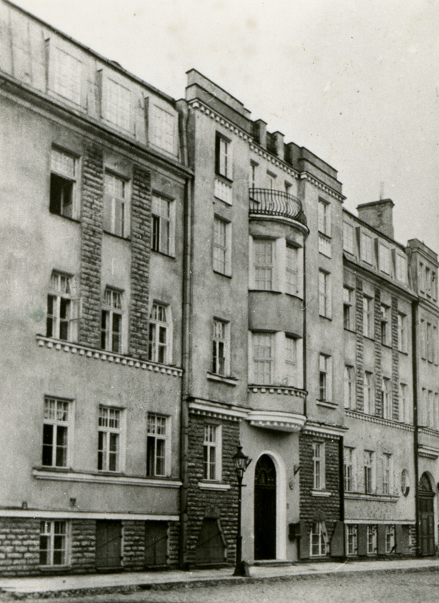 Elamu Kadriorus Kreutzwaldi tn, vaade tänavalt. Arhitekt Karl Burman