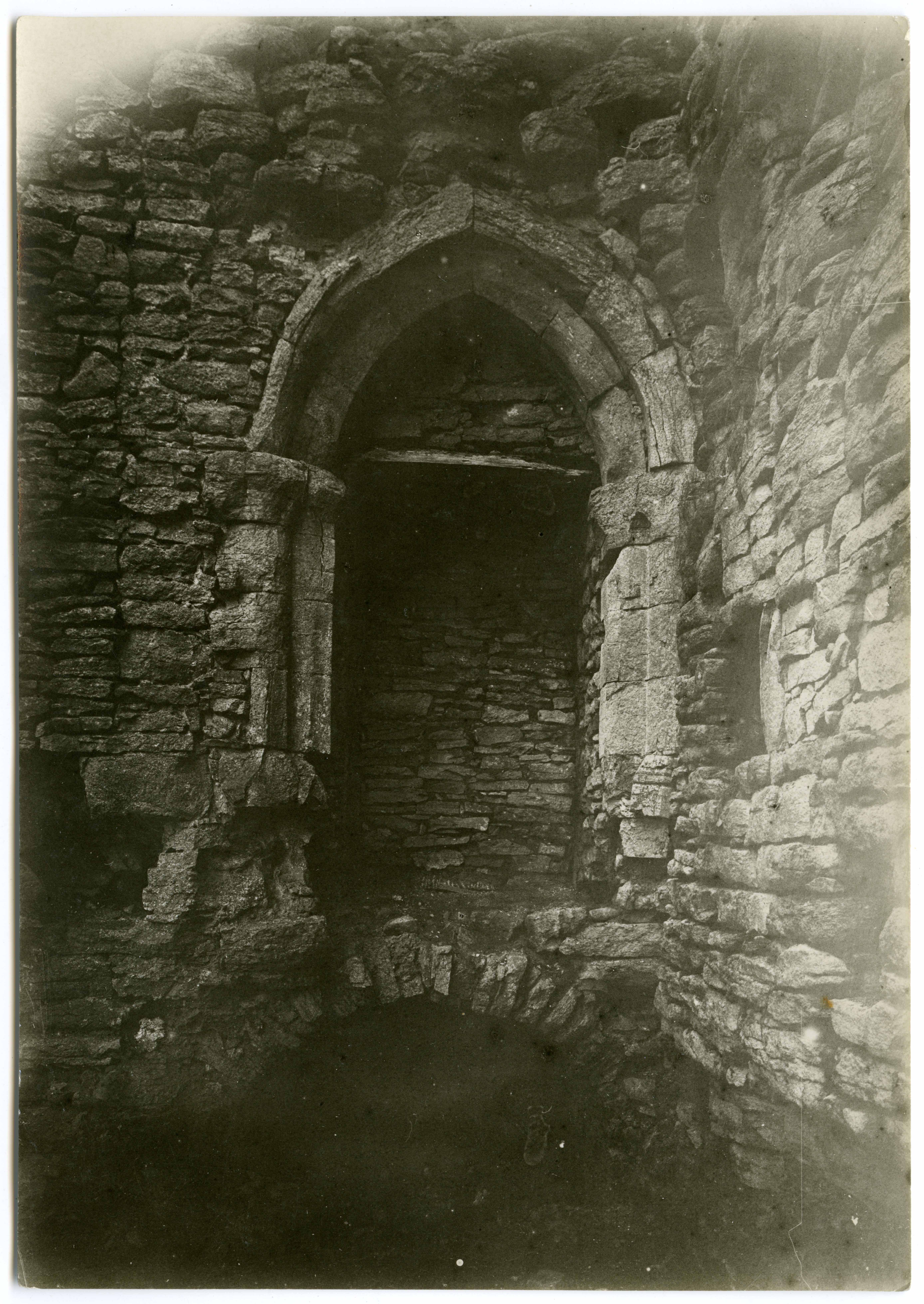 Padise monastery, enclosed raidportal