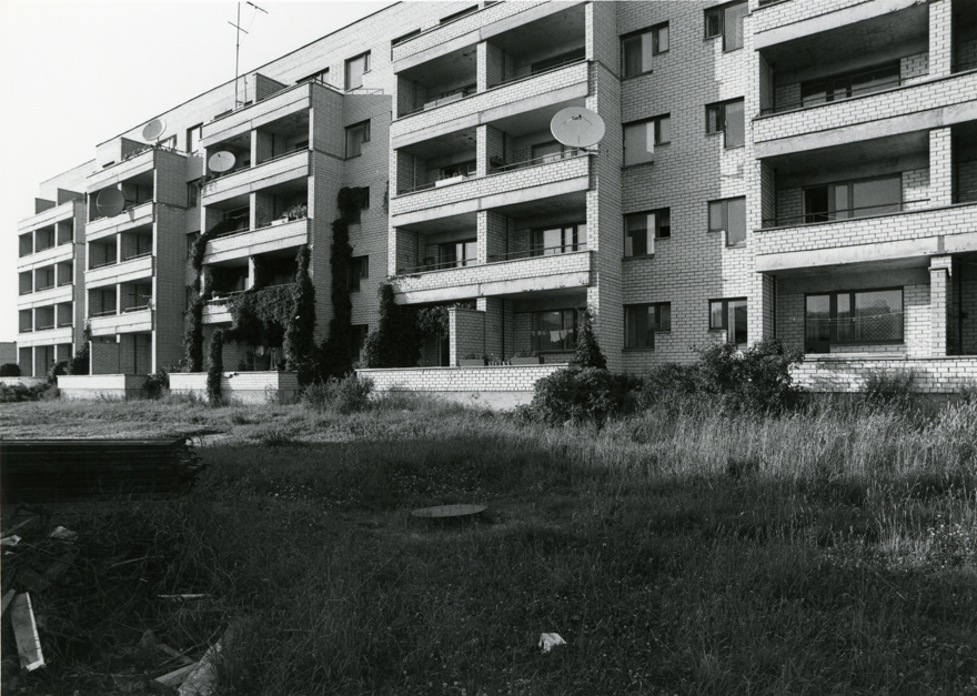 Pärnu KEK: viiekorruseline sektsioonelamu. Eest- ja tagantvaade. Arhitekt Ell Väärtnõu