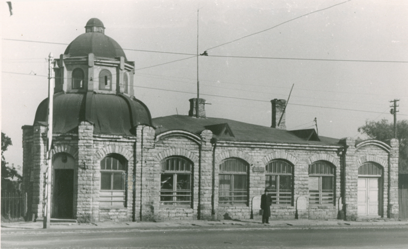 Raudteehoone Tallinnas, lammutatud, eestvaade. Arhitekt Otto Schott
