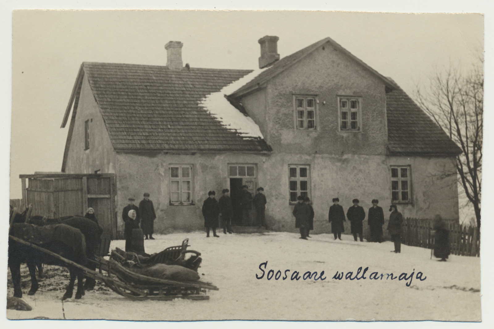 foto Kolga-Jaani khk Soosaare vallamaja, grupp, hobune, saan, u 1925