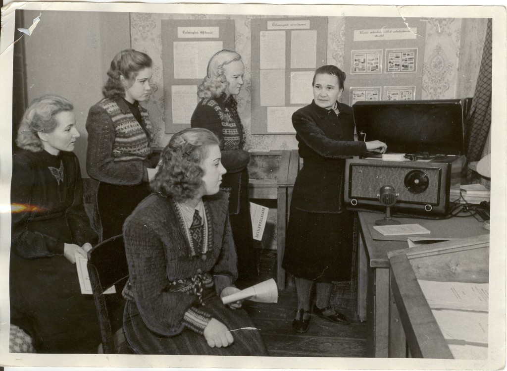 foto, Paide kultuurimaja metoodilises kabinetis 1954.a.