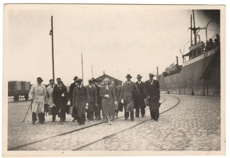 Keila pesapallimeeskond Soomest tulles Tallinna sadamas