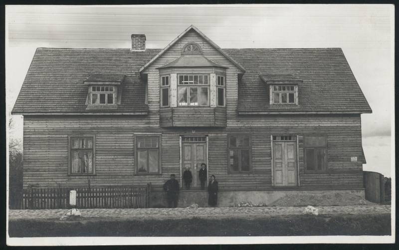 fotopostkaart, Pilistvere khk, Võhma, ühekordne mansardkorrusega puitmaja, u 1930, foto A. Must