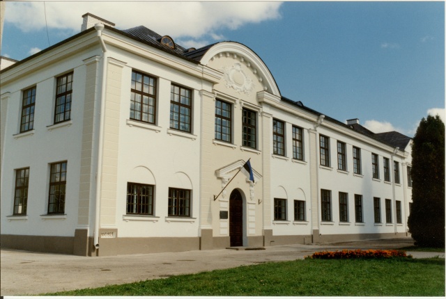 värvifoto Türi Gümnaasium 1995
