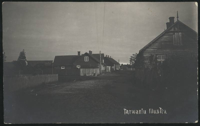 fotopostkaart, Tarvastu khk, Tarvastu alev, sõidutee, madalad hooned, u 1925, foto A. Glück