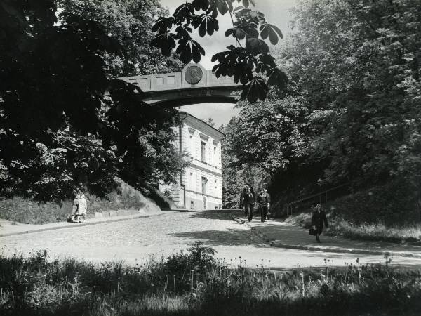 Kuradisild Toomemäel. Tartu, 1975.