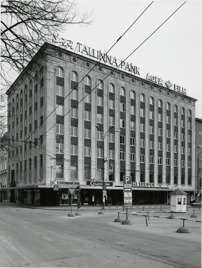 EEKS-i maja Tallinnas, 2 vaadet hoonele. Arhitekt Elmar Lohk