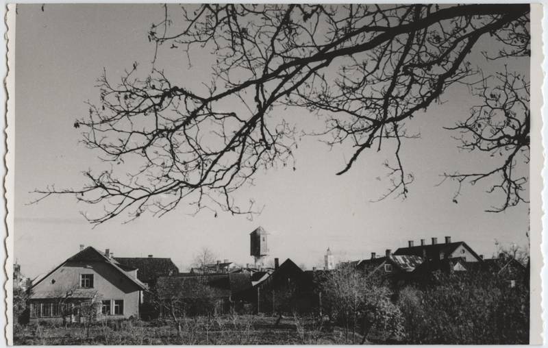 fotopostkaart, Viljandi, vaade I Kirsimäelt, Lossi tn 2, veetorn, Lutsu tn majad, 1957, foto H. Riet