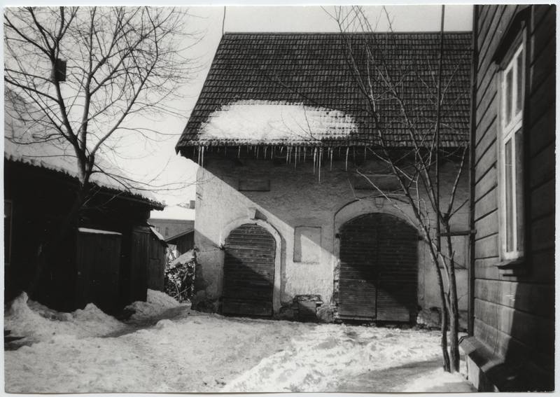 foto, Viljandi, Lossi t 11, hoov, ait, 1980, foto E. Veliste