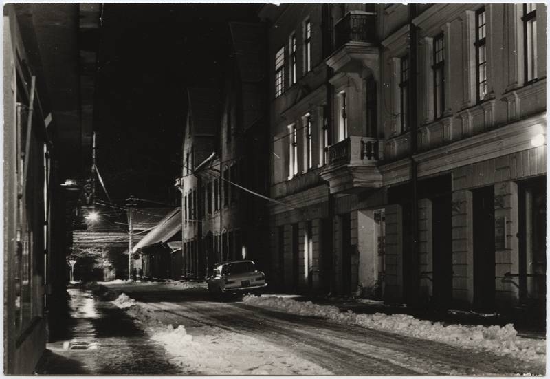 foto, Viljandi, Lossi tn 26 ja 28, u 1975, talv, õhtu, foto E. Veliste
