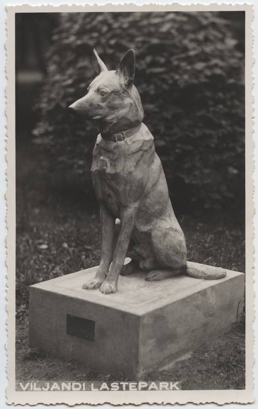fotopostkaart, Viljandi, Lastepark, koerakuju, u 1932, foto M. Teng?