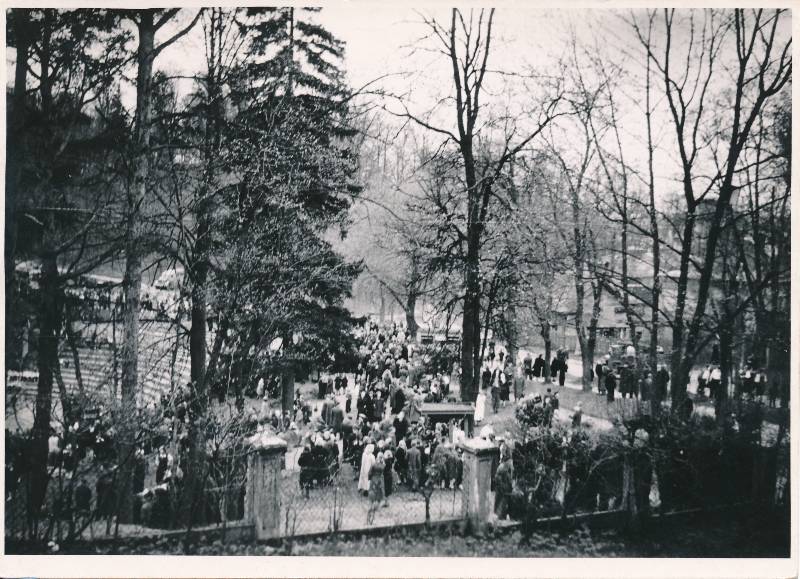 Toomeorg. Kassitoome lauluväljak. Tartu, 1956.