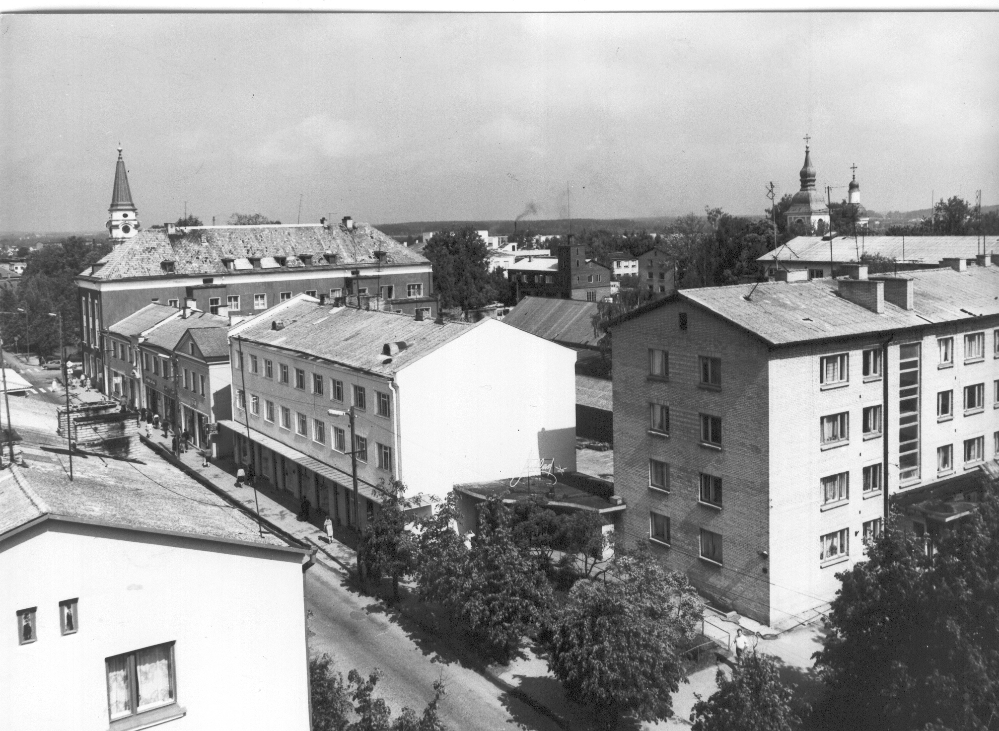 Foto.  Võru . Vaade endise  Võru TÜ Põllumees hoonelt põhja suunas 1984.a.