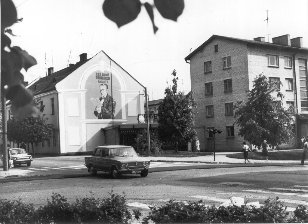 Foto. Lenini ja Tartu tn. ristmik 1984.a.