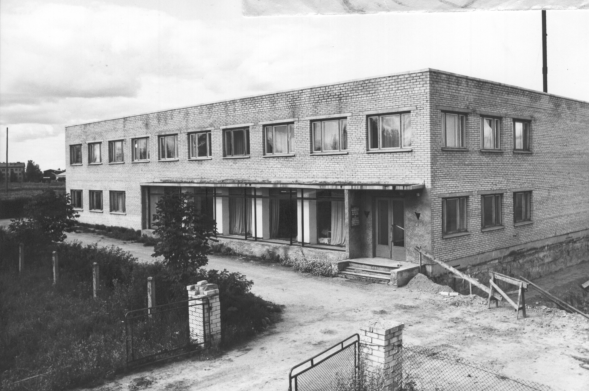 Foto. Võru, Rahvatööndusettevõtte Kodu tootmishooned Pikal tänaval 1984.a.