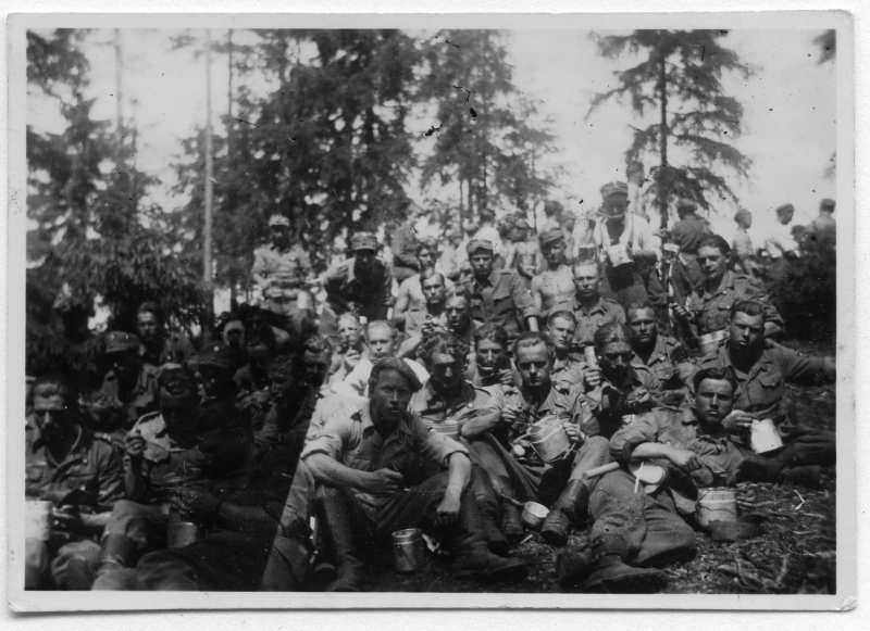 Soomepoisid Jalgala laagris 1943.a. I pataljon lasketiirul Jalgalas 1943