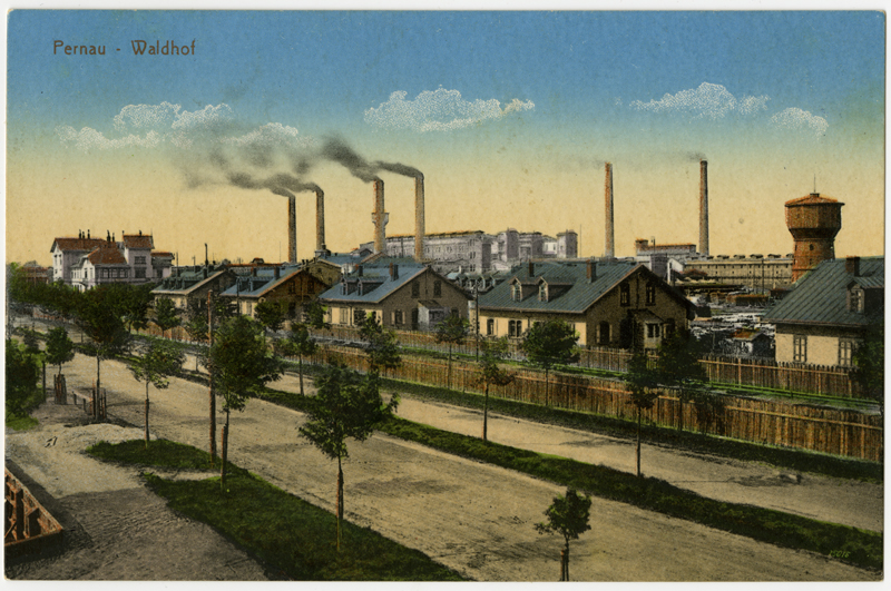 Waldhofi vabriku asum Pärnus, vaade Riia mnt äärsete elamute reale, taamal vabrik