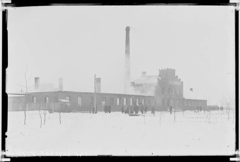fotonegatiiv, Viljandi tikuvabrik tulekahju järel, põleng, 30.11.1927?, foto J. Riet