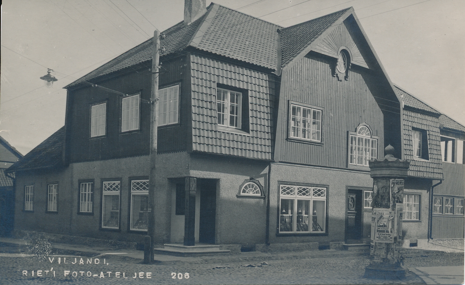 foto, Viljandi, Posti 24, J. Rieti maja-ateljee, 1920ndad, foto J. Riet