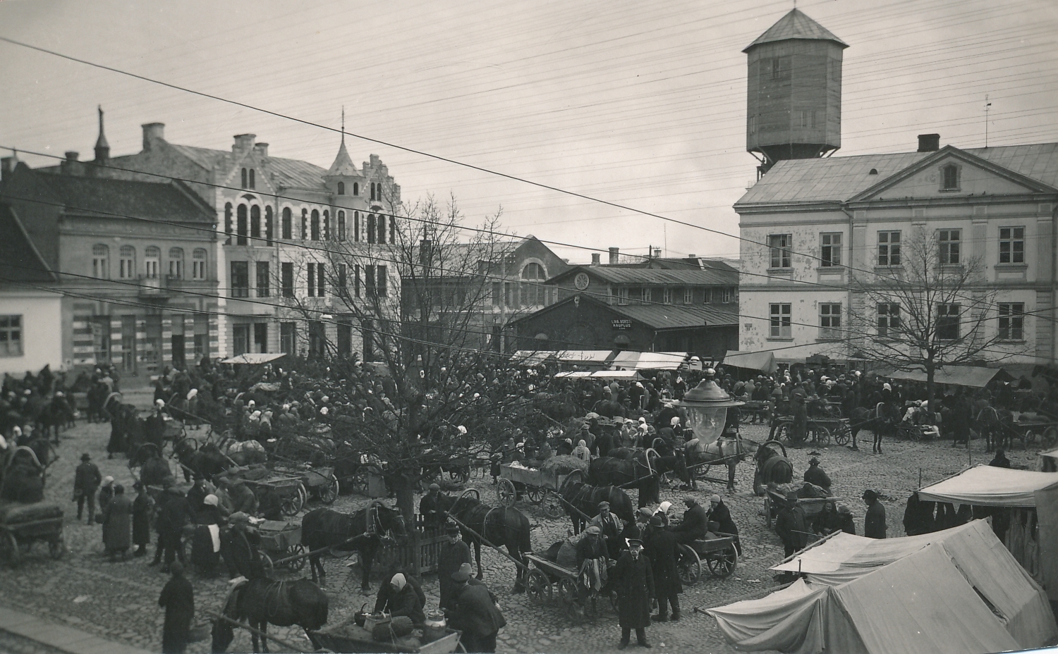 foto, Viljandi, viimane turupäev vanal turuplatsil 13.05.1933