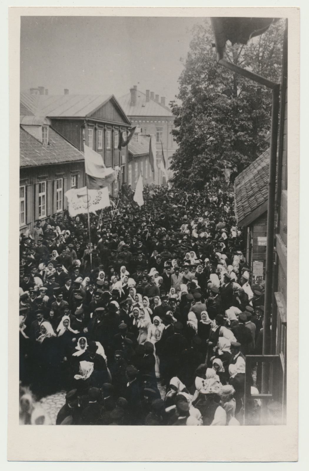 foto Viljandi, Jakobsoni tn, laulupeo rongkäik 19 sajandi viimane veerand