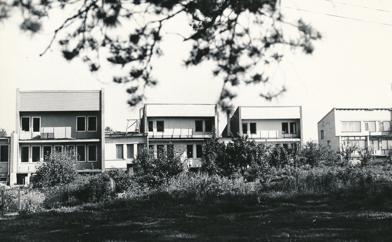 foto, Viljandi, Peetrimõisa linnaosa individuaalelamud 1975 august