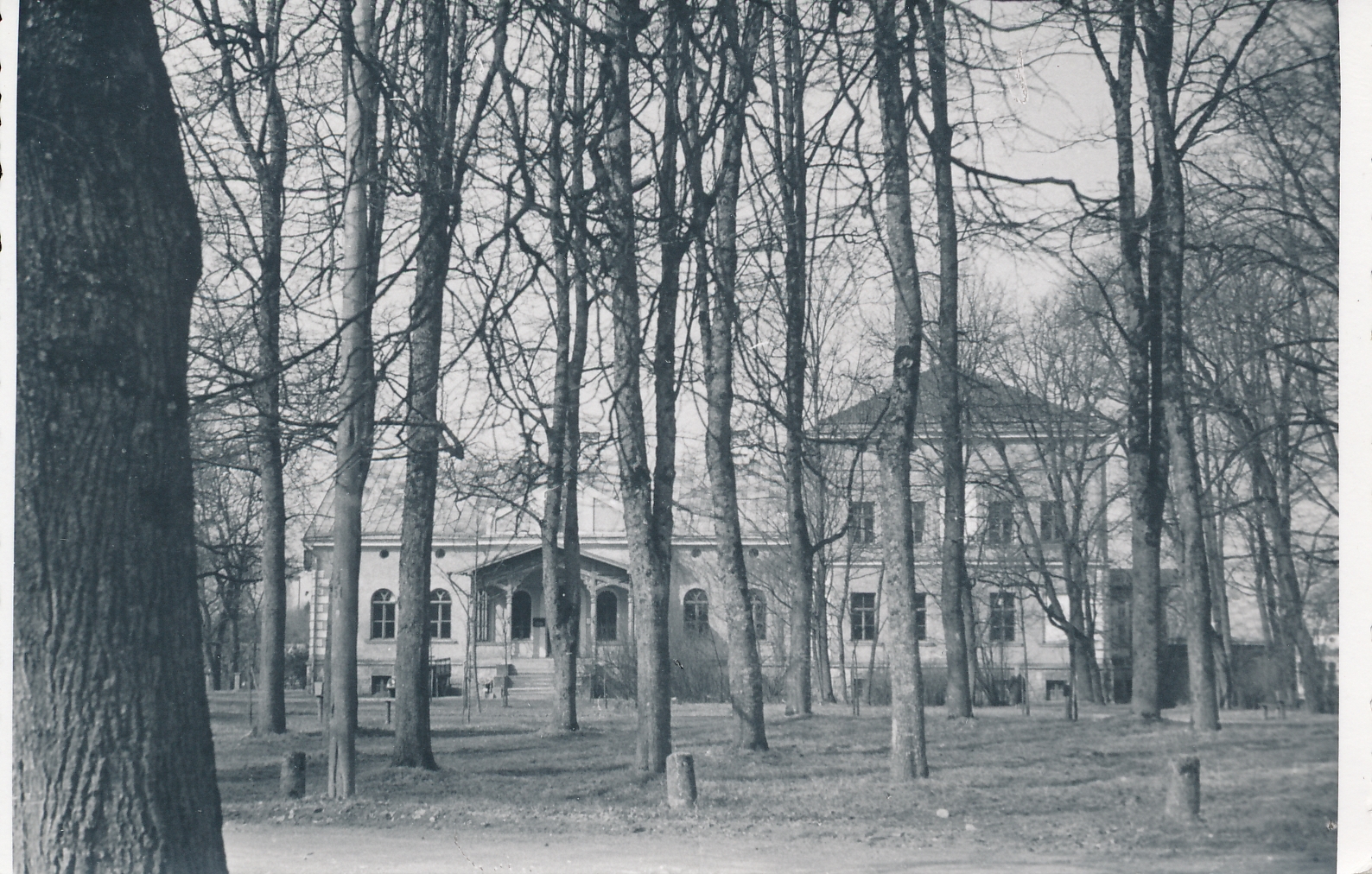 foto Viljandi, endine mõisa peahoone 1958 F H.Riet