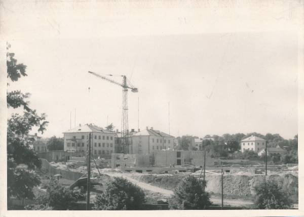 Teater Vanemuine, ehitamine. Vaade Lille mäelt.  Tartu, 26.06.1961.