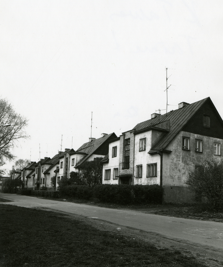 Tüüpelamud Tallinnas Taime tn, tänavakülje hoonestus. Arhitekt Karl Tarvas