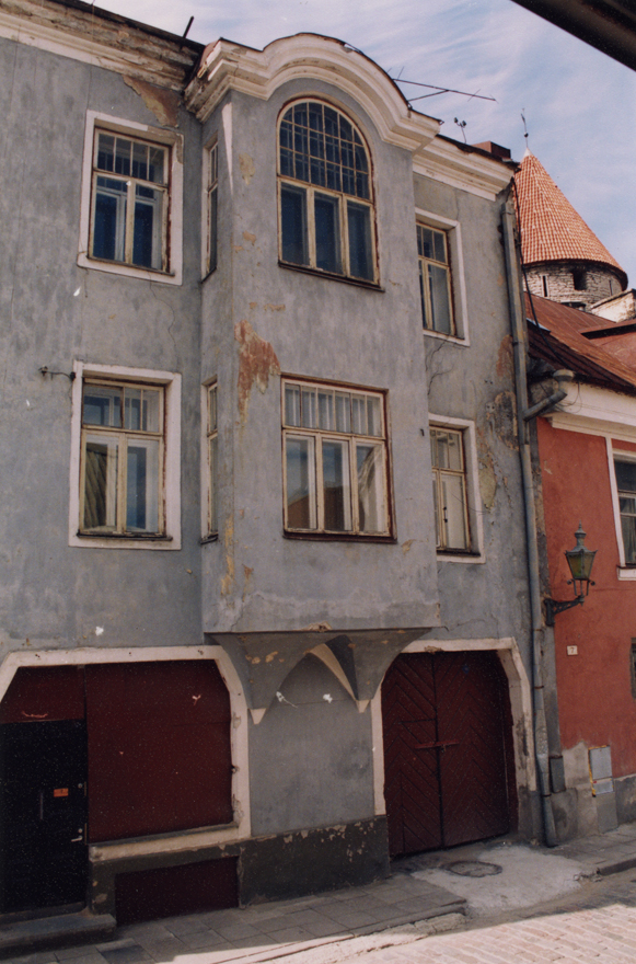 Korterelamu Tallinnas Uus tn, hoone fassaadivaade tänavalt. Arhitekt Erwin Bernhard