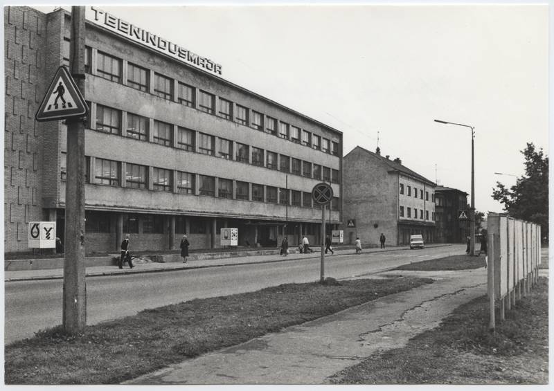 foto, Viljandi, Jakobsoni tn, Kivi tn ja Savi tn vahel, teenindusmaja Leola, september 1983, foto E. Veliste