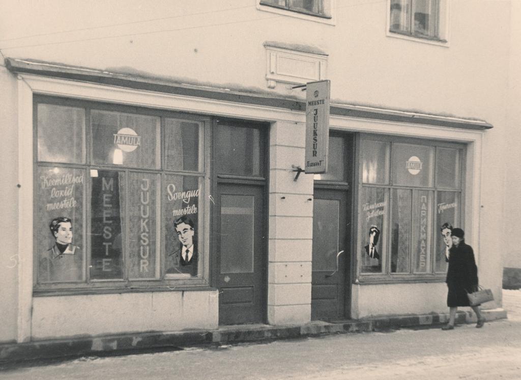 Foto. Võru Teeninduskombinaat "Tamula" meestejuuksuri töökoda Lenini tn. 11. 1965.a.