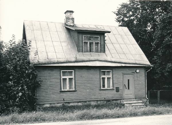 Foto. Raua t 1.
Tartu, 1990. Foto: Harri Duglas.