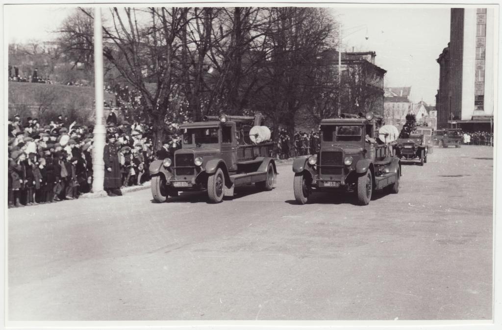 Tuletõrjeparaad ja võistlused, tuletõrjeautod paraadil