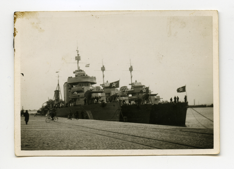 NSVL sõjalaevad (hävitajad) Tallinna sadamas