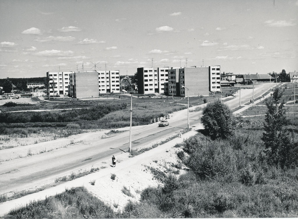 Foto. Võru. Bussijaama juures asuvad majad augustis 1982.a.,Vilja t. 4, Pioneeride (Vabaduse ) 2 ja 2 a.