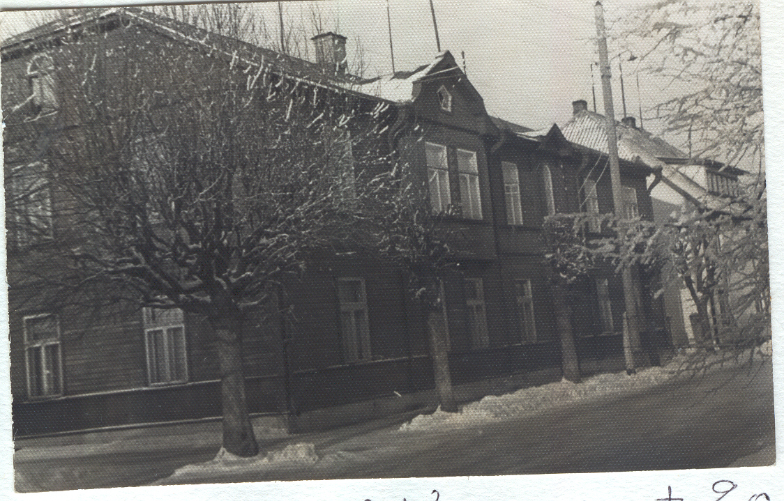 Foto Ärimees Ebber maja Koidula 20  enne remonti 1983.a. sügisel.