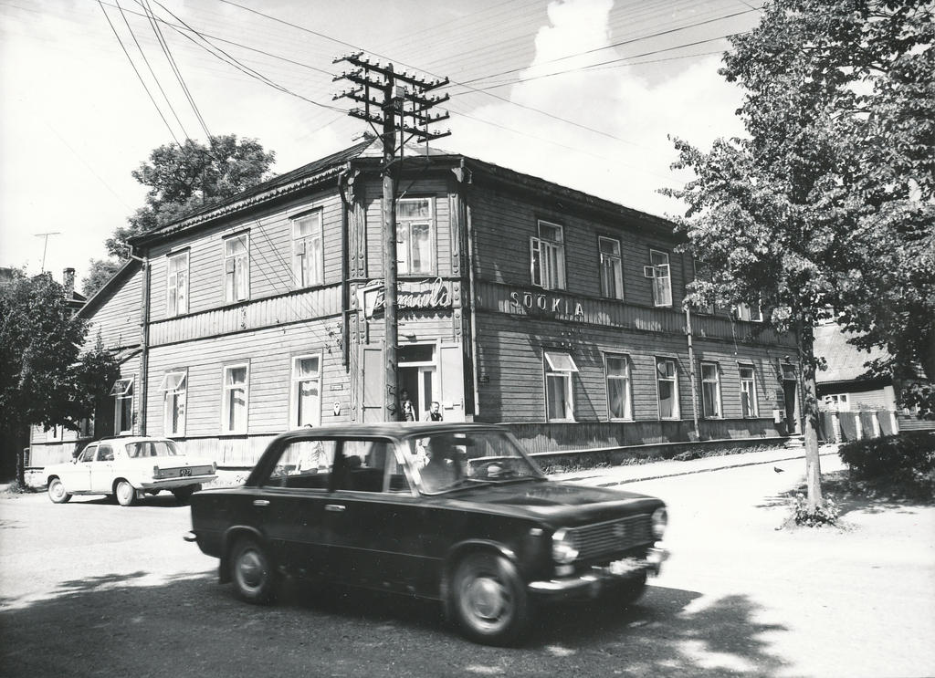 Foto. Võru. Söökla Tamula ja võõrastemaja hoone Gorki tn. 6 augustis 1982.a.