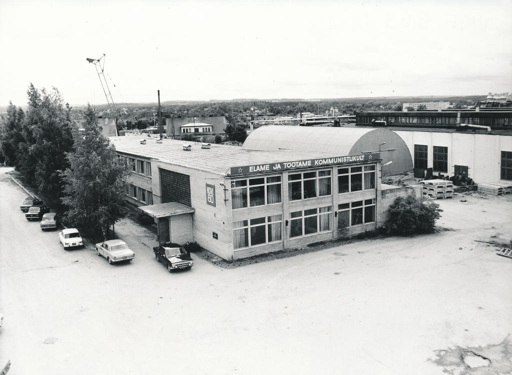 Foto. Võru Mööblivabriku kontor ja tootmishooned Põllu tänav 2 , augustis 1982.a.