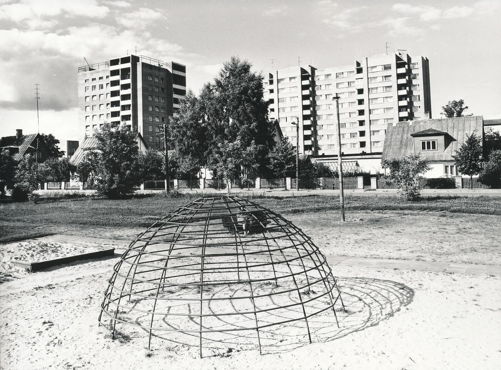 Foto. Võru. Vee tänav  augustis 1982.a.