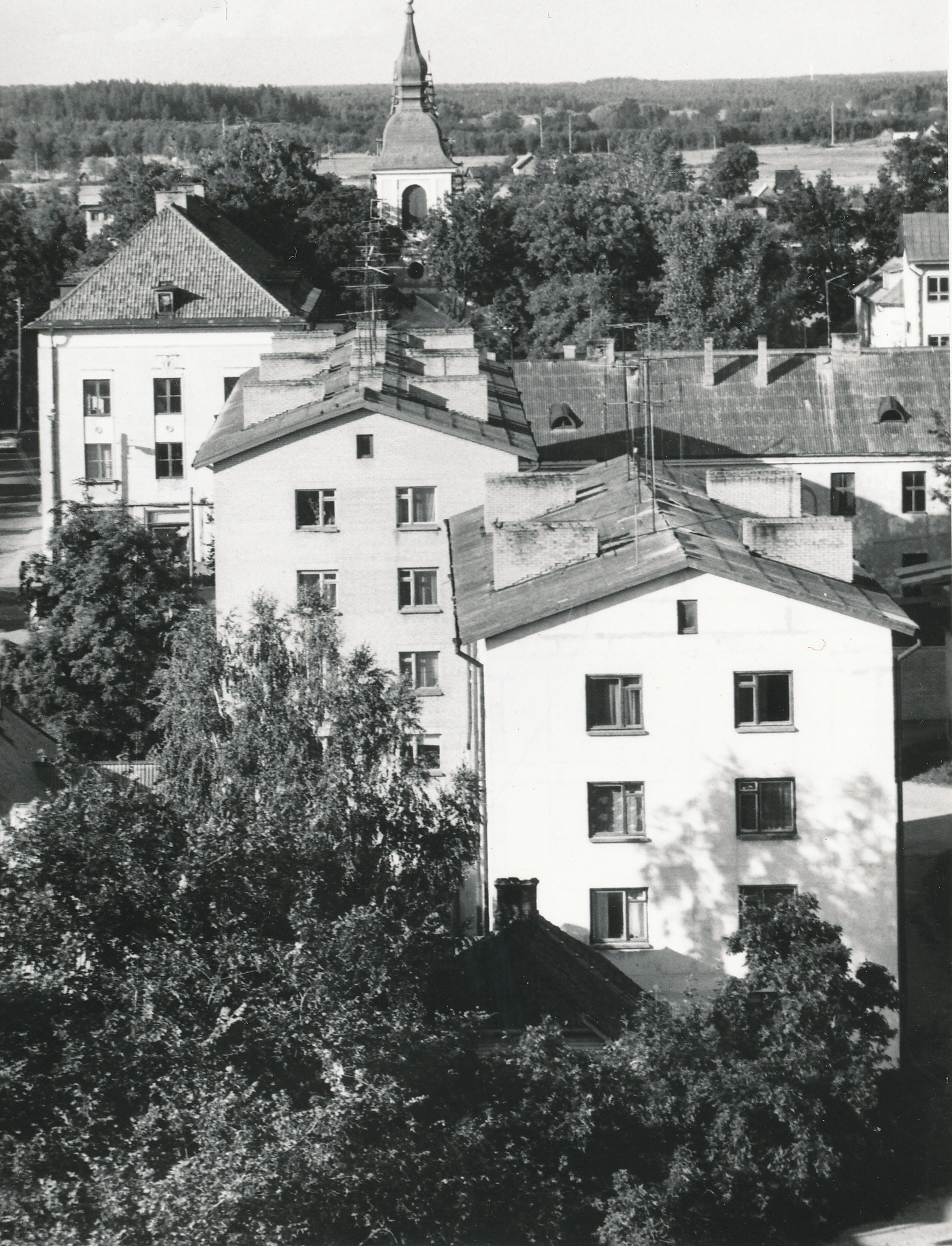 Foto. Võru.Tartu tn. 33, 31, 25 hooned. augustis 1982.a.
