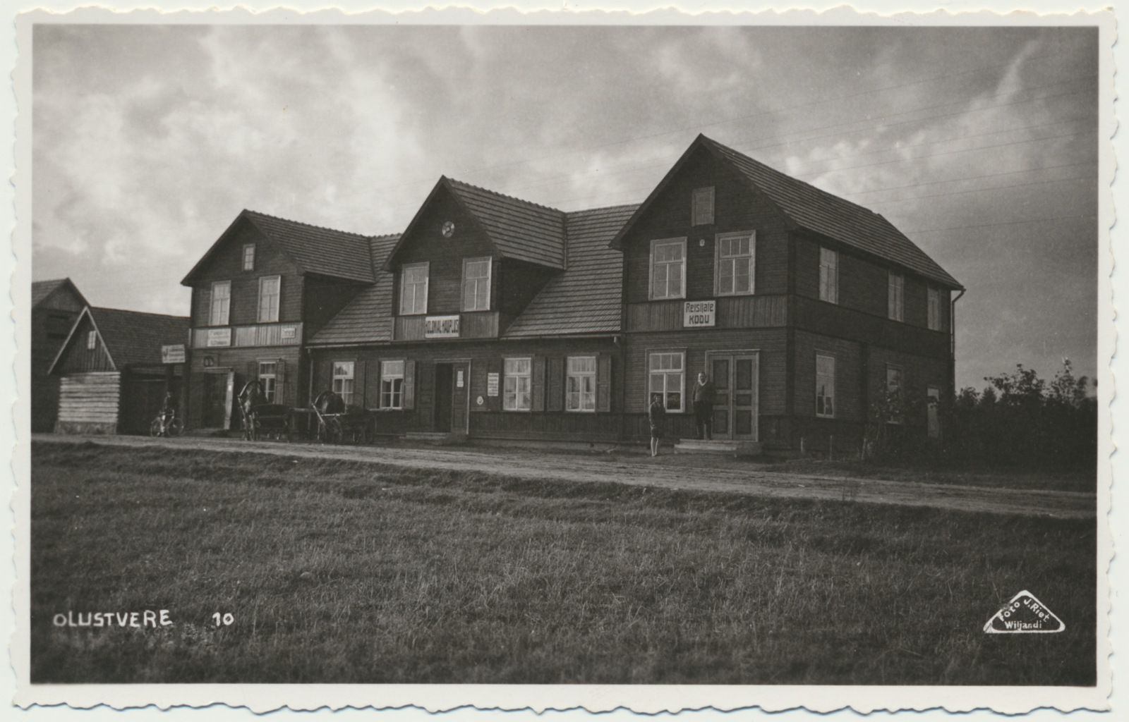 foto, Viljandimaa, Olustvere, Reisijate kodu, pood, u 1930, foto J. Riet