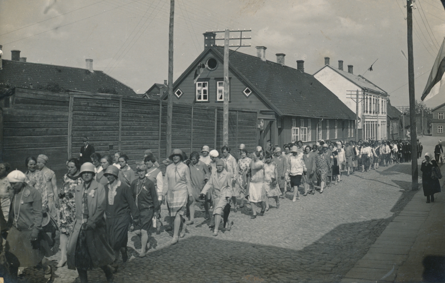 foto, Viljandi, rongkäik Posti tn u 1930