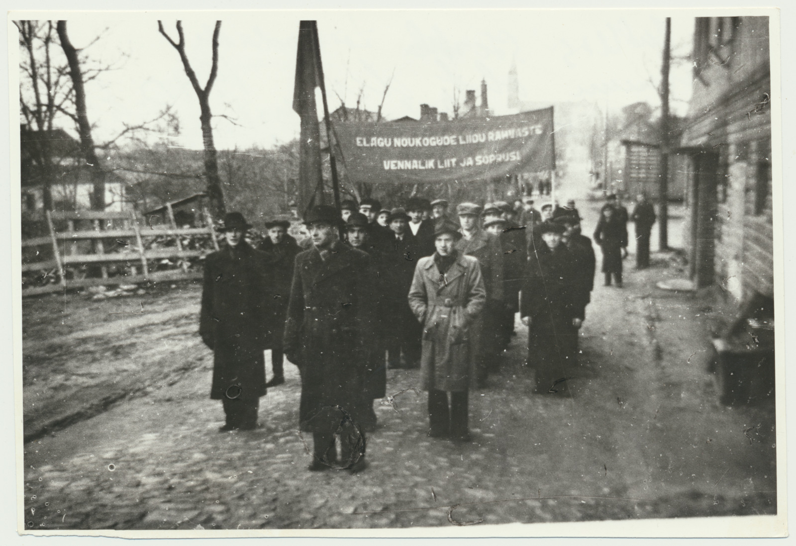 foto Viljandi, Oktoobrirevolutsiooni demonstratsioon, Ungern-Sternberg'i töökodade töötajad, 1940