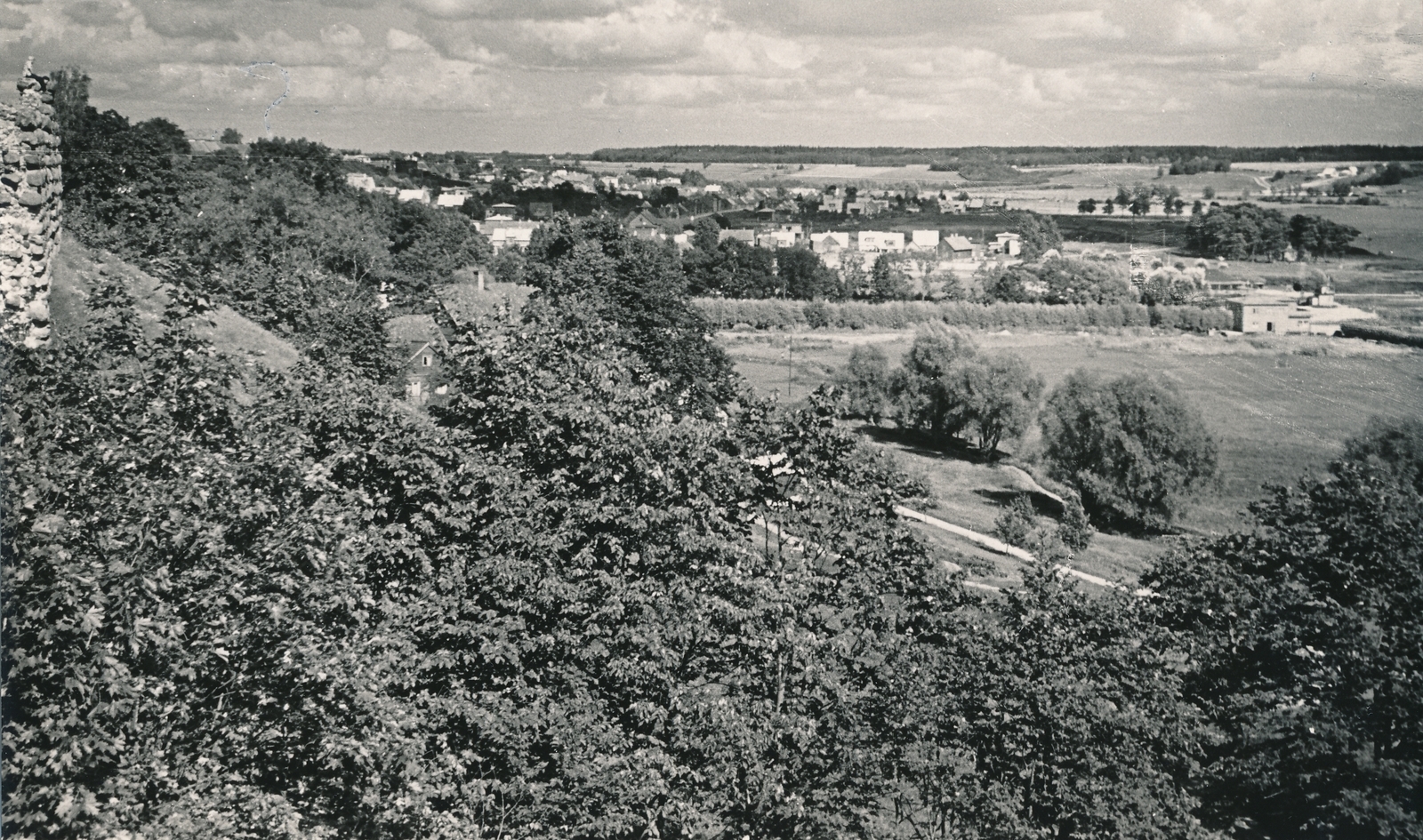 foto, Viljandi, lossimäed, II Kirsimägi, u 1960, foto A. Kiisla?